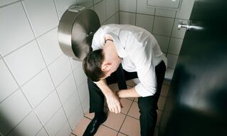 Anzeichen und Symptome einer Prostatitis bei Männern